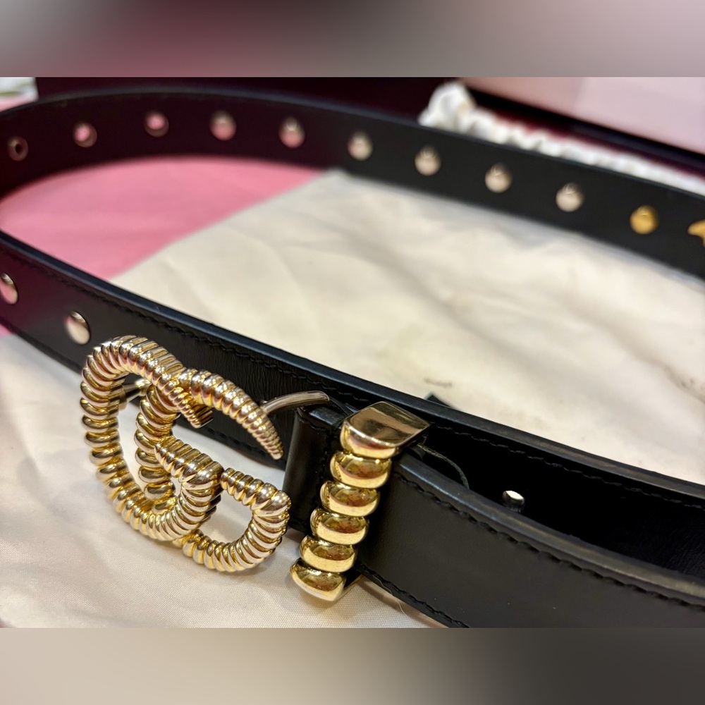 GUCCI Black Leather Double G Buckle Studded Belt Accents and Bat Detail🔥 EUC!! - Picture 14 of 16
